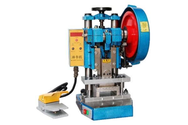 Máquinas de corte de cartões PVC automáticas Máquinas de corte de cartões PVC automáticas